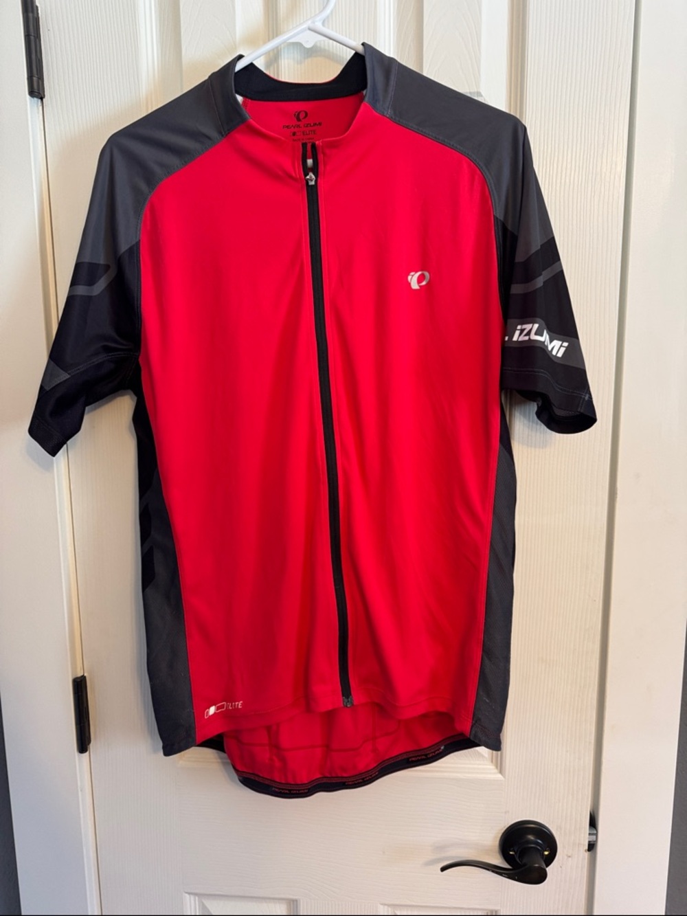 Amazing men’s size XL Pearl Izumi brand cycling shirt.